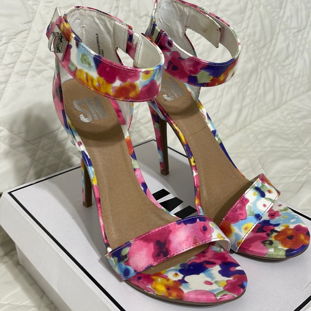 Beautiful Floral Heeled Sandals..gently used!